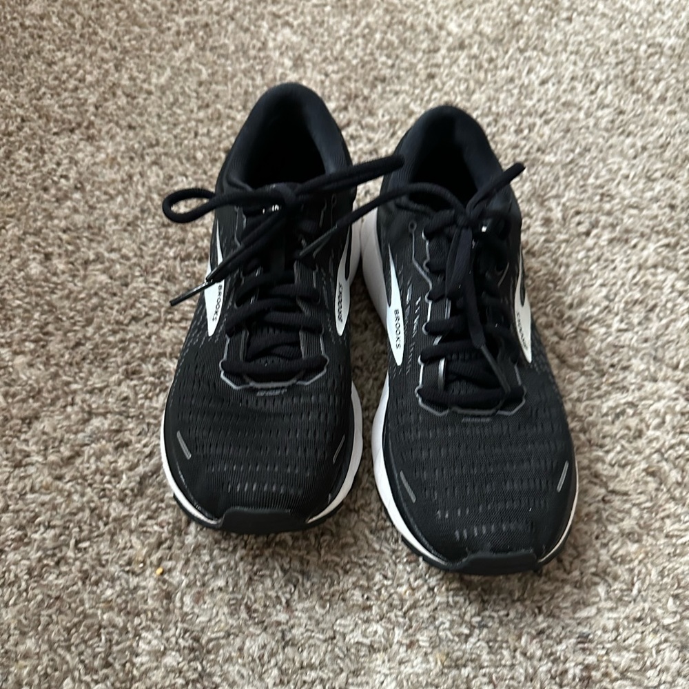 Brooks ghost running shoe